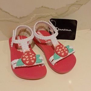 IPANEMA Ladybug Cute Pink White Baby Toddler Thongs Sandals